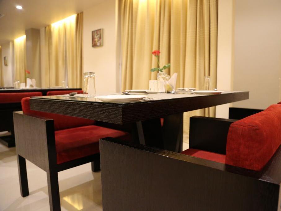 Sara Regency Hotel Kumbakonam Exterior photo