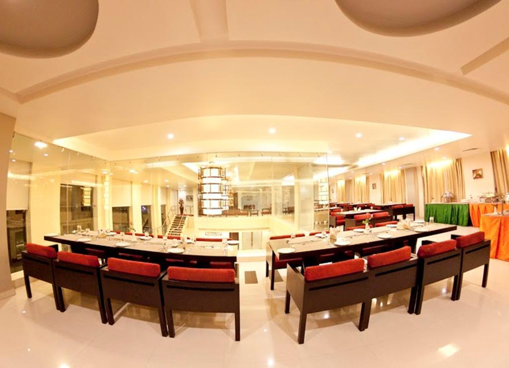 Sara Regency Hotel Kumbakonam Exterior photo