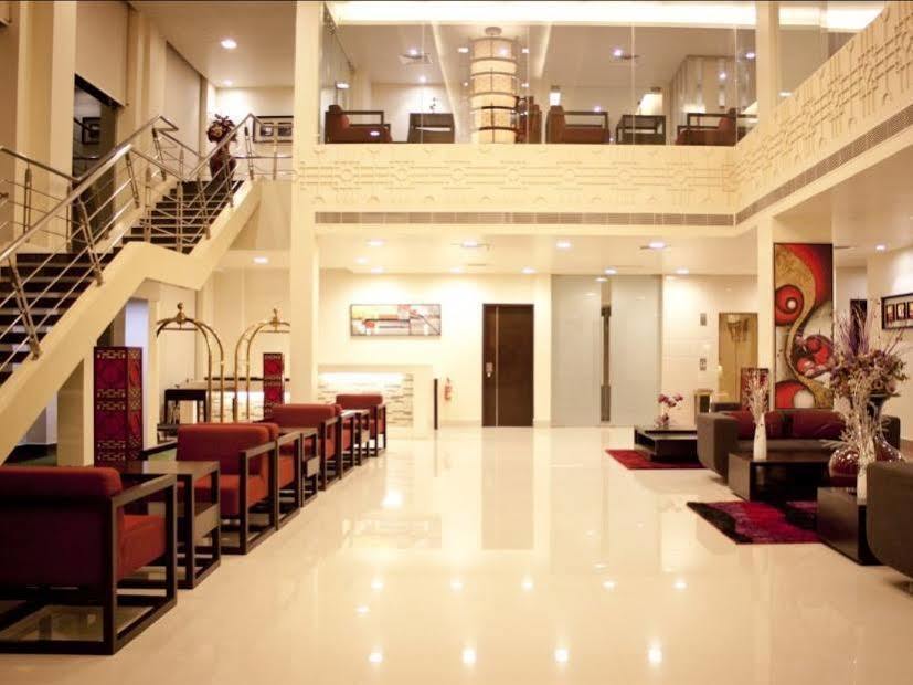 Sara Regency Hotel Kumbakonam Exterior photo