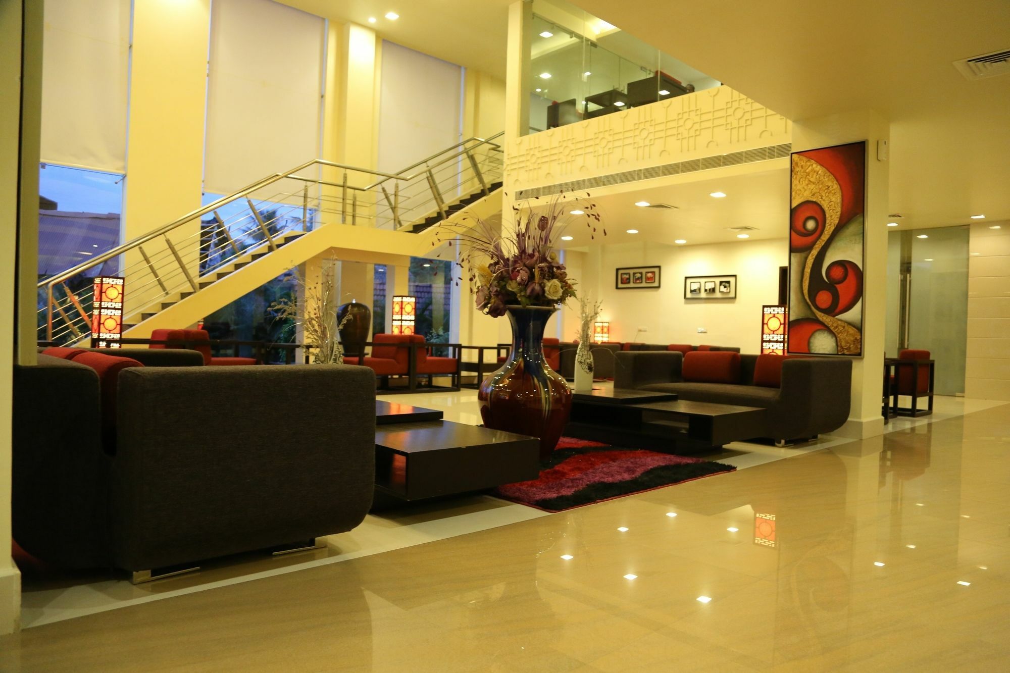 Sara Regency Hotel Kumbakonam Exterior photo