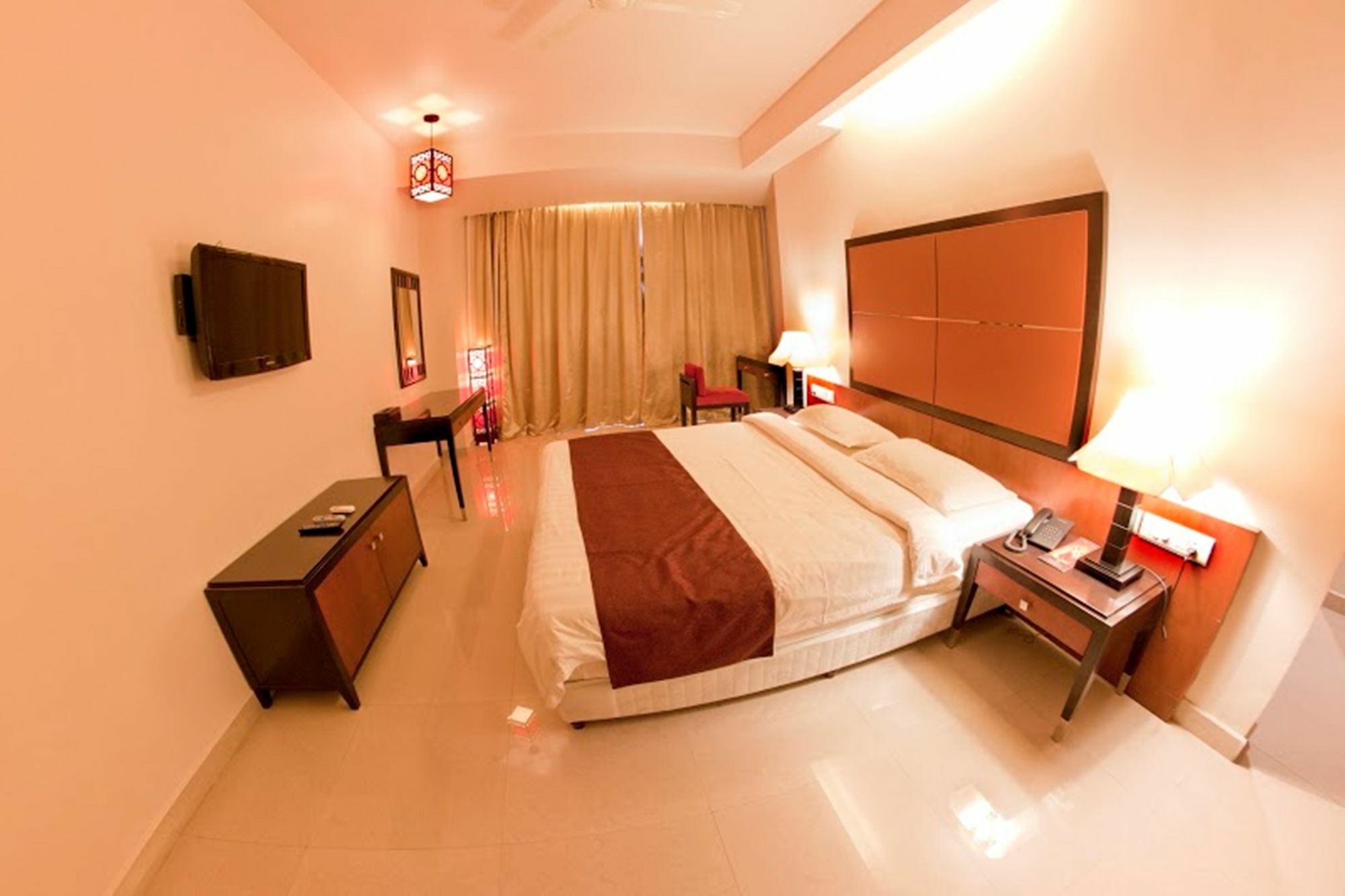 Sara Regency Hotel Kumbakonam Exterior photo